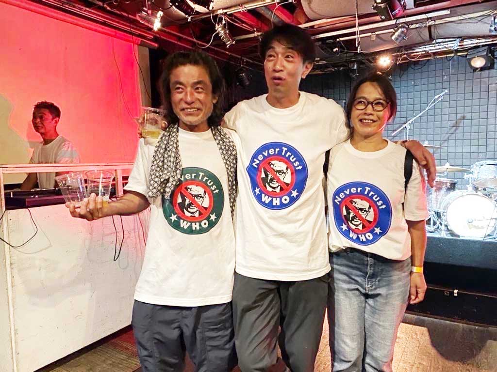 SUZURIには作ってもらえなかった　Never Trust WHO　Ｔシャツ、友人の業者に頼みシルクスクリーンで作り、無事に入荷しました